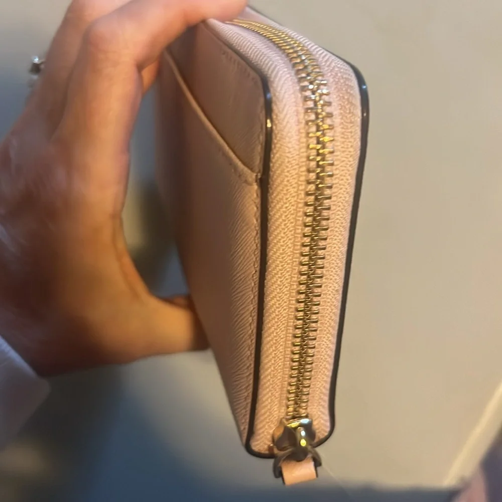 Kate Spade Light Pink Saffiano Leather Continental Wallet W/ Gold Hardware - Picture 4 of 8